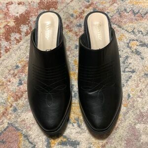Wanted Black western clog